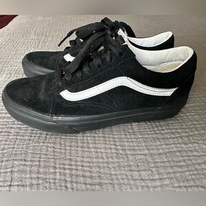 VANS Old Skool Unisex Sneakers w/ Black Edge